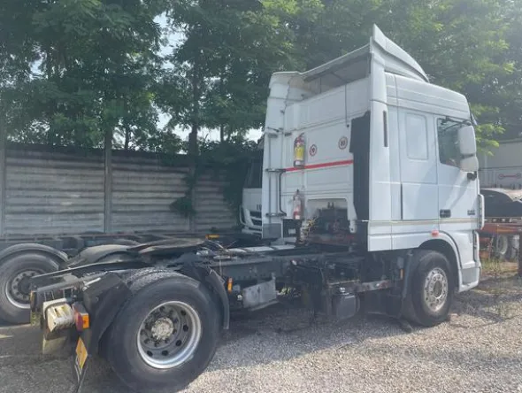 2#8581 Trattore stradale DAF
