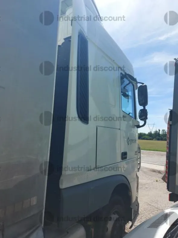 3#9469 Trattore stradale DAF