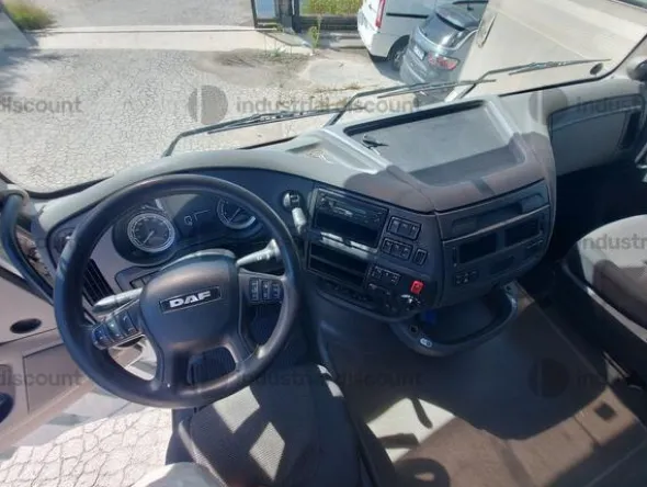 3#9469 Trattore stradale DAF