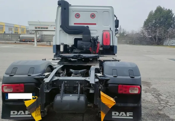 Trattore stradale DAF CF 85 460