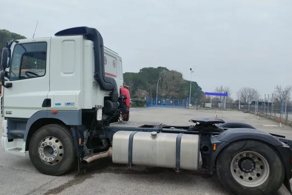 Trattore stradale DAF CF 85 460
