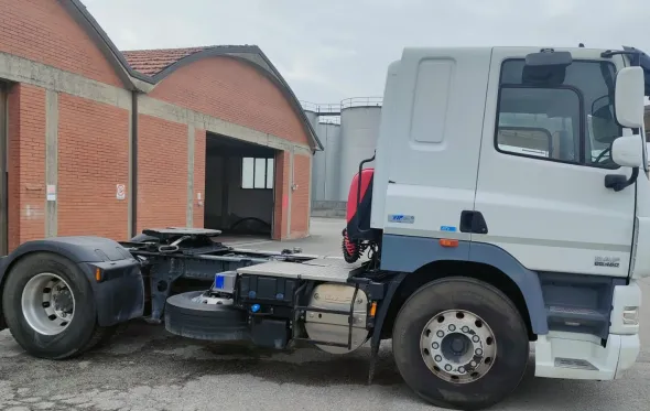 Trattore stradale DAF CF 85 460