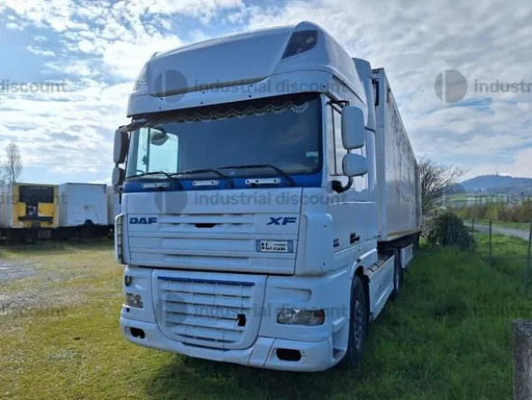 4#9452 Trattore stradale DAF FT XF 105