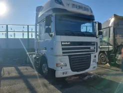 1#8112 Trattore stradale Daf XF 105.460