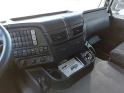 4#7956 Trattore stradale Iveco