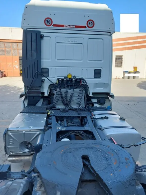 4#7956 Trattore stradale Iveco