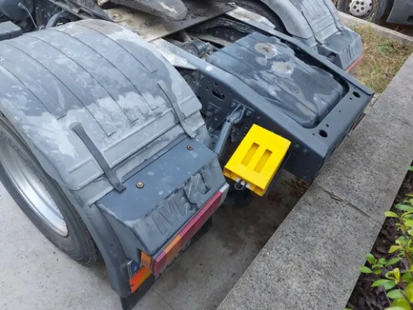 4#7956 Trattore stradale Iveco