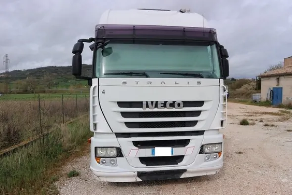 5#7092 Trattore stradale Iveco