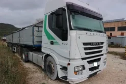 5#7092 Trattore stradale Iveco