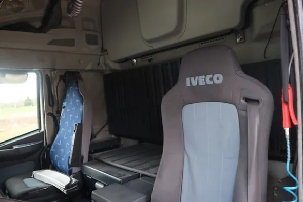 5#7092 Trattore stradale Iveco