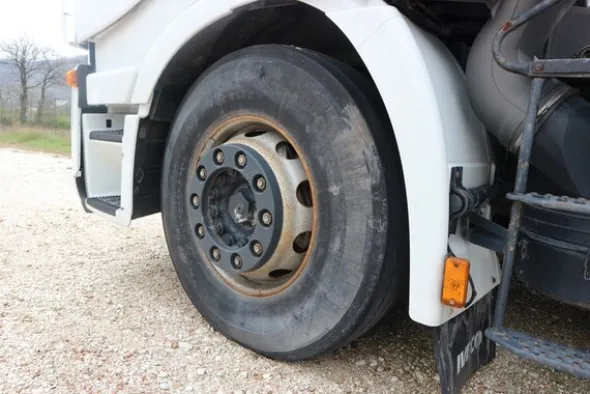 5#7092 Trattore stradale Iveco