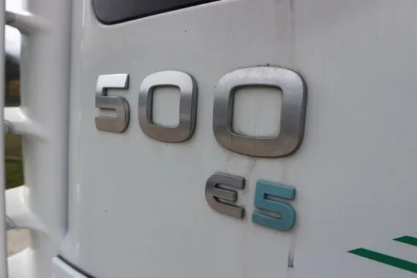 5#7092 Trattore stradale Iveco