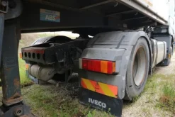 4#7092 Trattore stradale Iveco