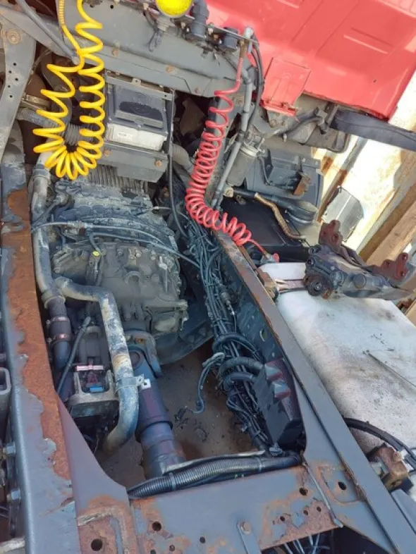 16#8302 Trattore stradale Iveco Magirus