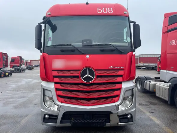9#8302 Trattore stradale mercedes New Actros 1845
