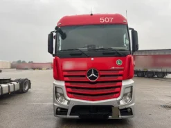 8#8302 Trattore stradale mercedes New Actros 1845
