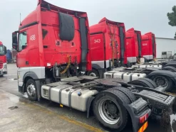 5#8302 Trattore stradale Mercedes New Actros 1845