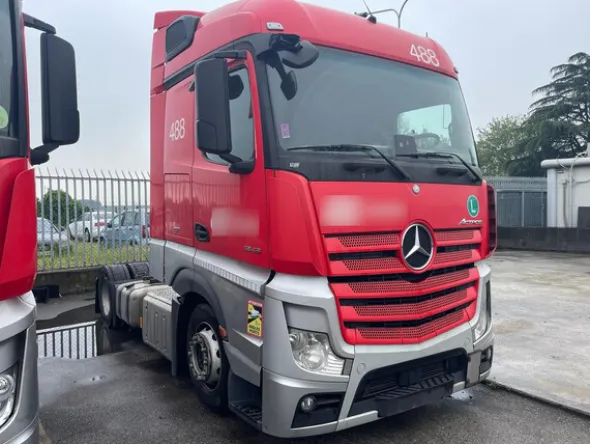 5#8302 Trattore stradale Mercedes New Actros 1845