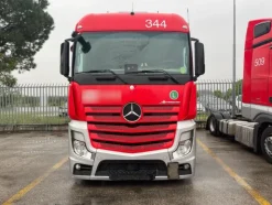 12#8302 Trattore stradale Mercedes New Actros 1845