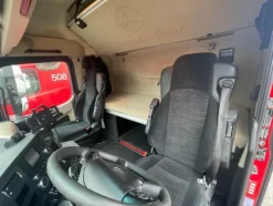 6#8302 Trattore stradale mercedes New Actros 1845