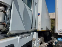 1#7675 Trattore stradale Renault e semirimorchio isotermico