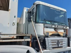 1#7675 Trattore stradale Renault e semirimorchio isotermico