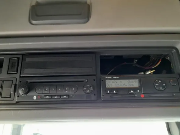 5#8085 Trattore stradale Renault RVI T460
