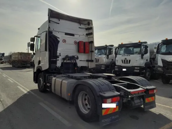 5#8085 Trattore stradale Renault RVI T460