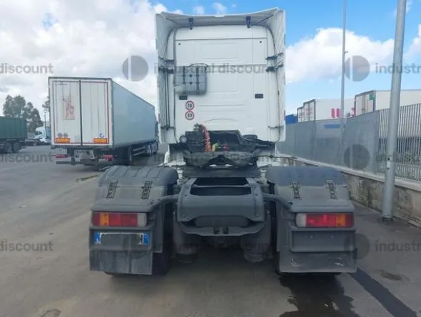 7#9952 Trattore stradale Scania
