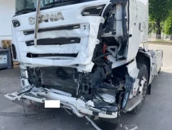 13#8333 Trattore stradale Scania CV500