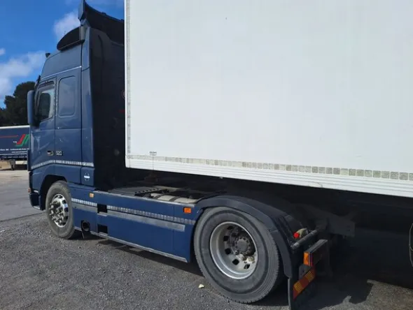 2#8271 Trattore stradale Volvo FH16/520