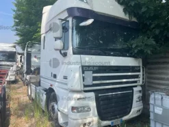 10#8581 Trattori stradali DAF e Attrezzatura da opificio