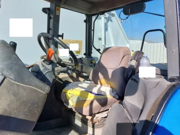 56#7528 Trattrice agricola New Holland