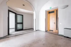 #15083 Tredici locali per ex istituto di credito