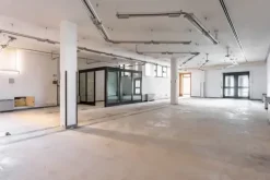 #15083 Tredici locali per ex istituto di credito