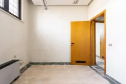 #15083 Tredici locali per ex istituto di credito