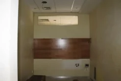 #14893 Tre negozi vicini in edificio polifunzionale