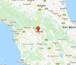 #14893 Tre negozi vicini in edificio polifunzionale