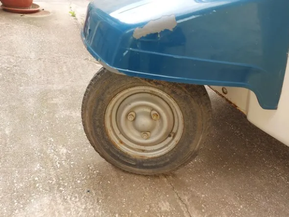 19#8175 Triciclo Ape Piaggio