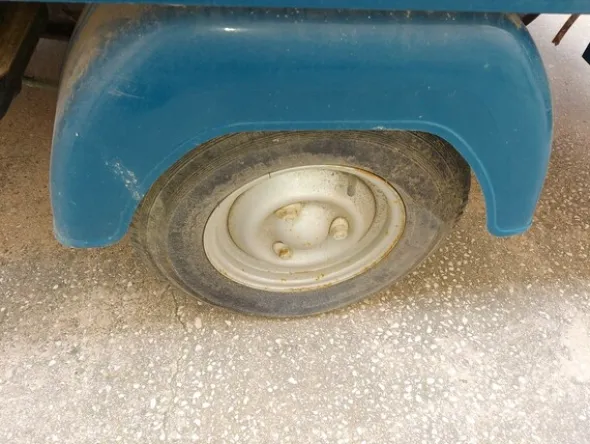 19#8175 Triciclo Ape Piaggio