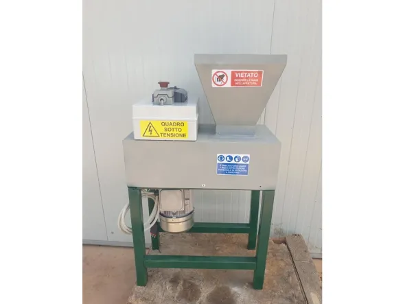 Trituratore monoalbero per plastica