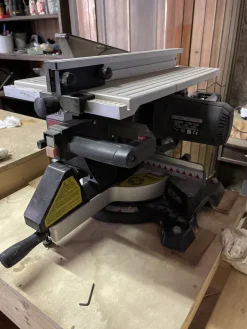 TRONCATRICE CIRCOLARE FEMI 1050 3D LEGNO E ALLUMINIO