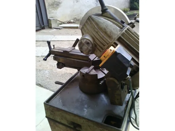 troncatrice per metalli a disco