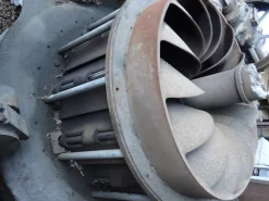 TURBINA FRANCIS a camera libera