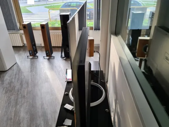 11#7255 Tv Panasonic e monitor tv Samsung