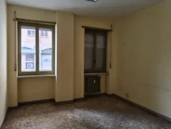 #2638543 Uffici al primo piano con pertinenze