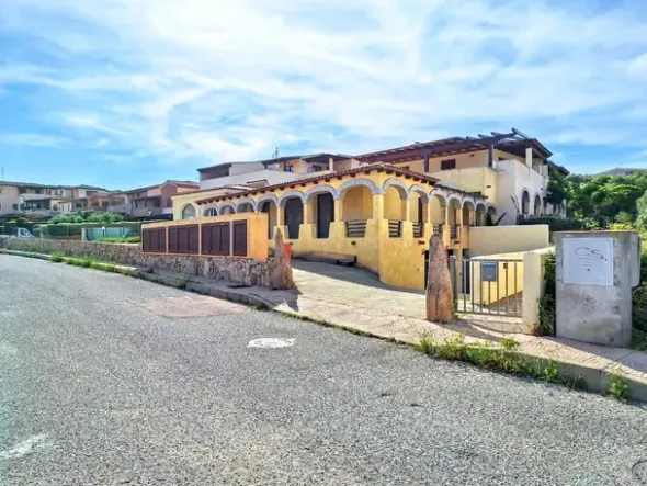 #25787 Uffici, box auto e posti auto