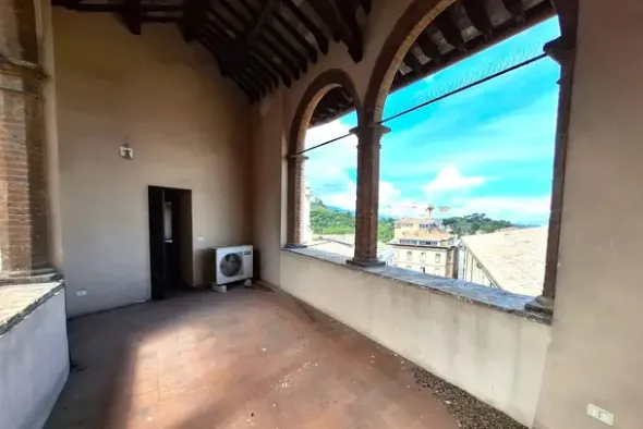#23502 Uffici e alloggio in edificio storico ristrutturato