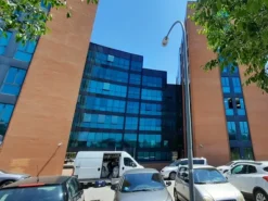 #13427 2 Uffici, 2 Negozi, 1 Autorimessa e 1 posto auto