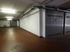 #13427 2 Uffici, 2 Negozi, 1 Autorimessa e 1 posto auto